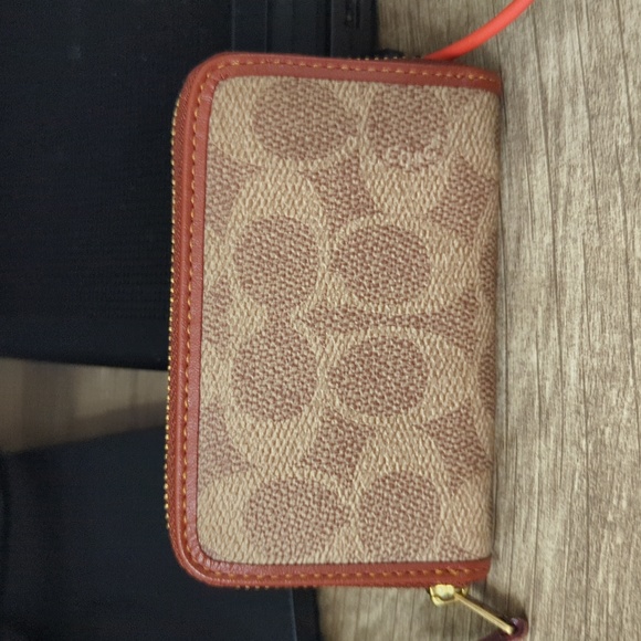 COACH Coated Canvas Signature Logo Zip Around Card Case - Picture 1 of 5